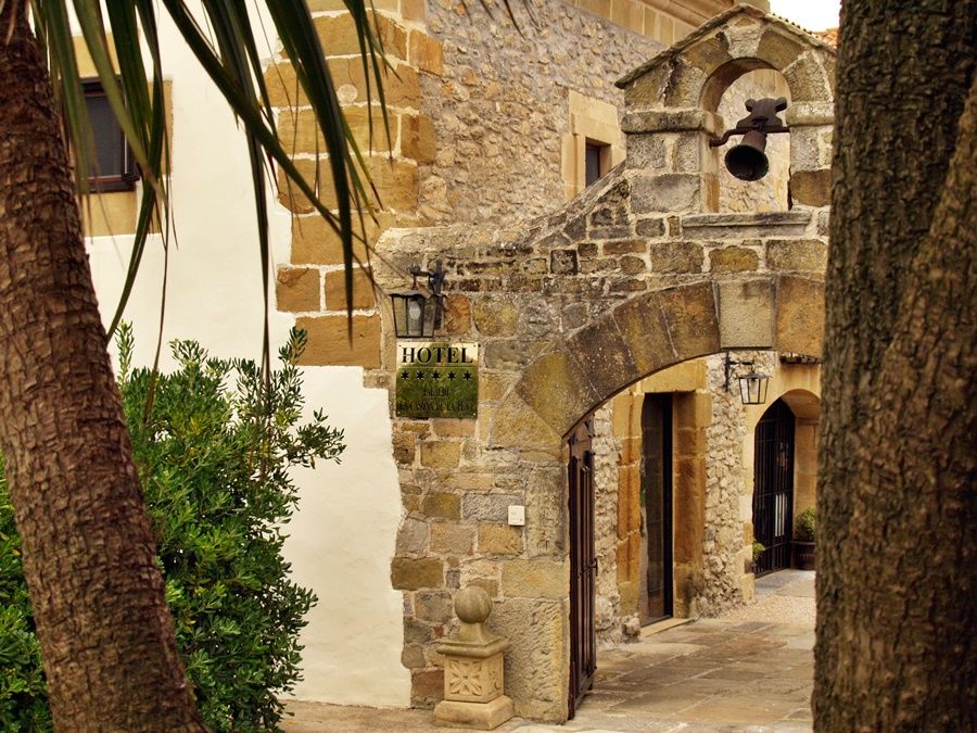 Hotel Palacio De La Pena Cantabria Ajo Exterior photo