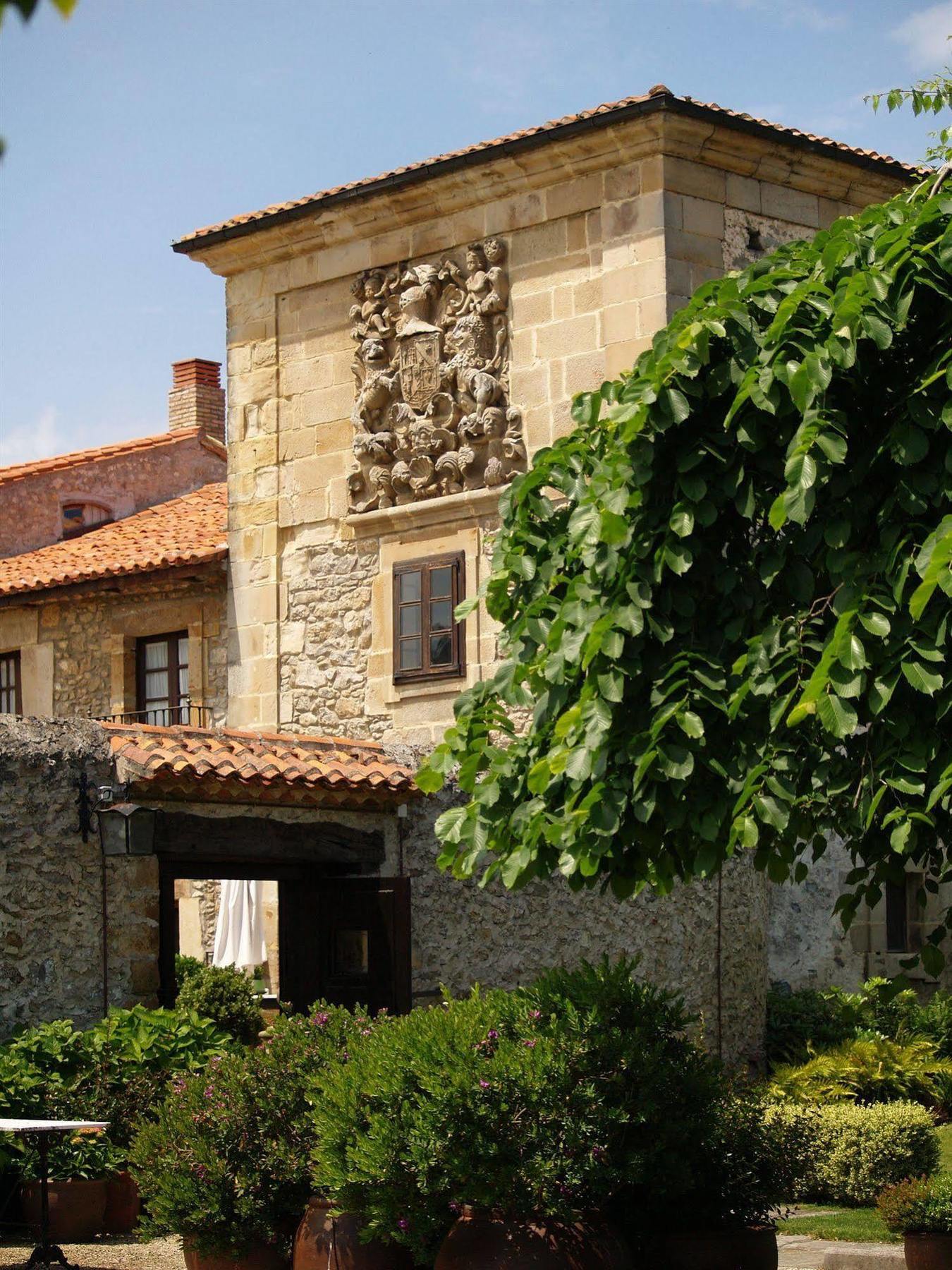 Hotel Palacio De La Pena Cantabria Ajo Exterior photo