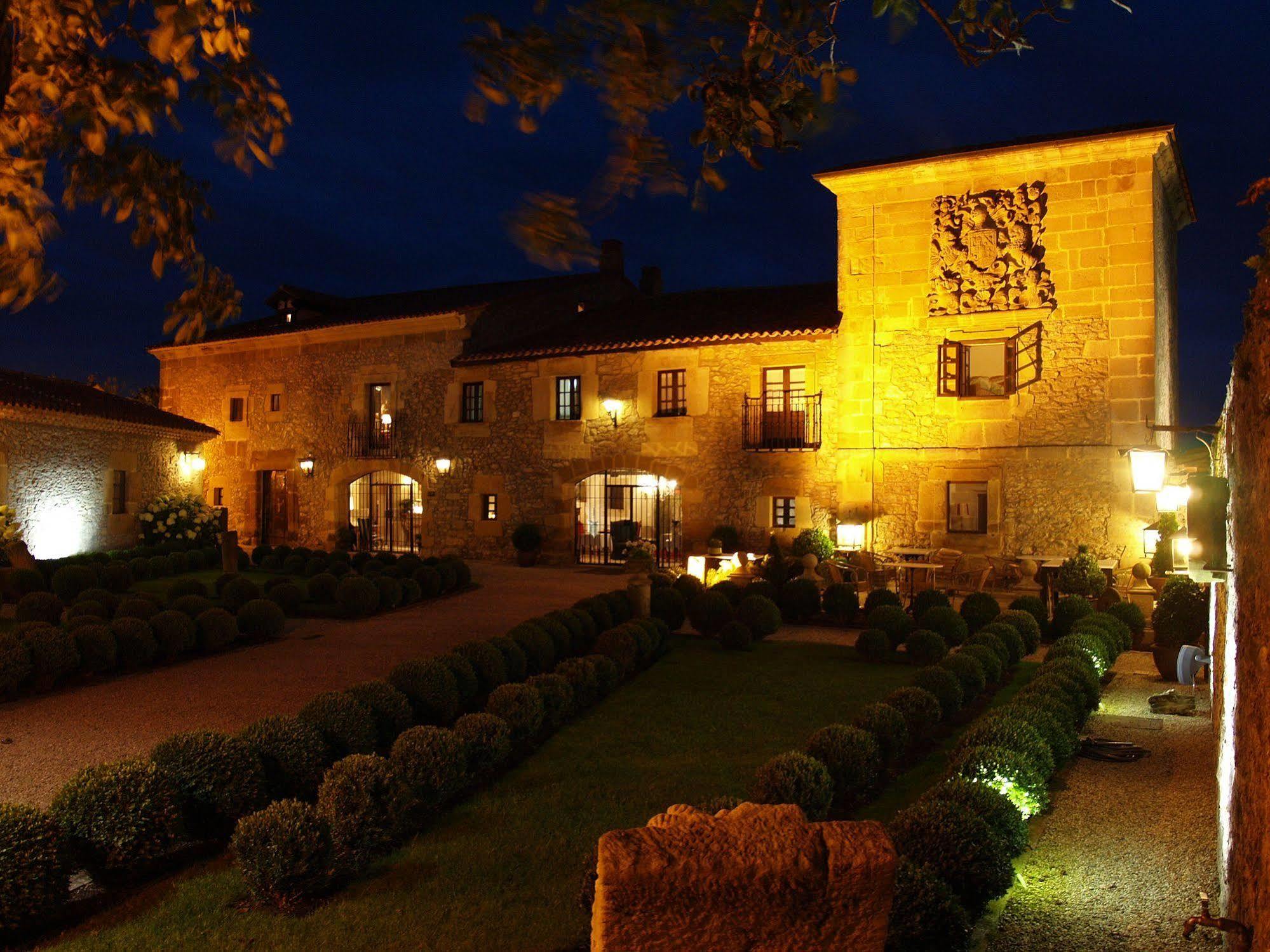 Hotel Palacio De La Pena Cantabria Ajo Exterior photo